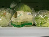 04_ウドンタニのスーパーで販売されている有機野菜1.jpg
